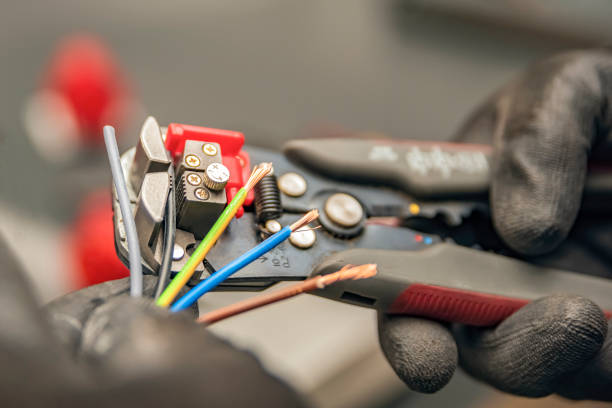 Best Affordable Emergency Electrician  in Nederland, TX